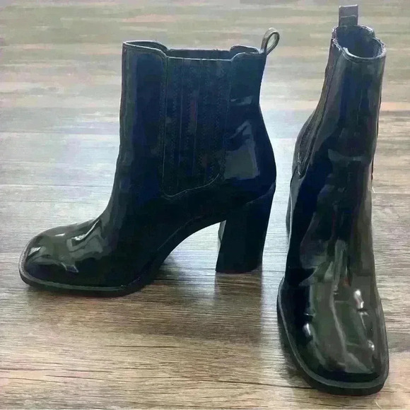 Steve Madden Black Patent Leather Chelsea Boot - Picture 7 of 11